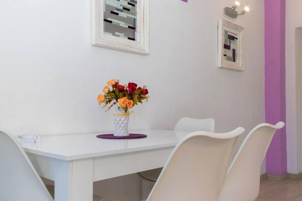 Sunny 2-Bedroom Maisonette Varna & Parking 외부 사진