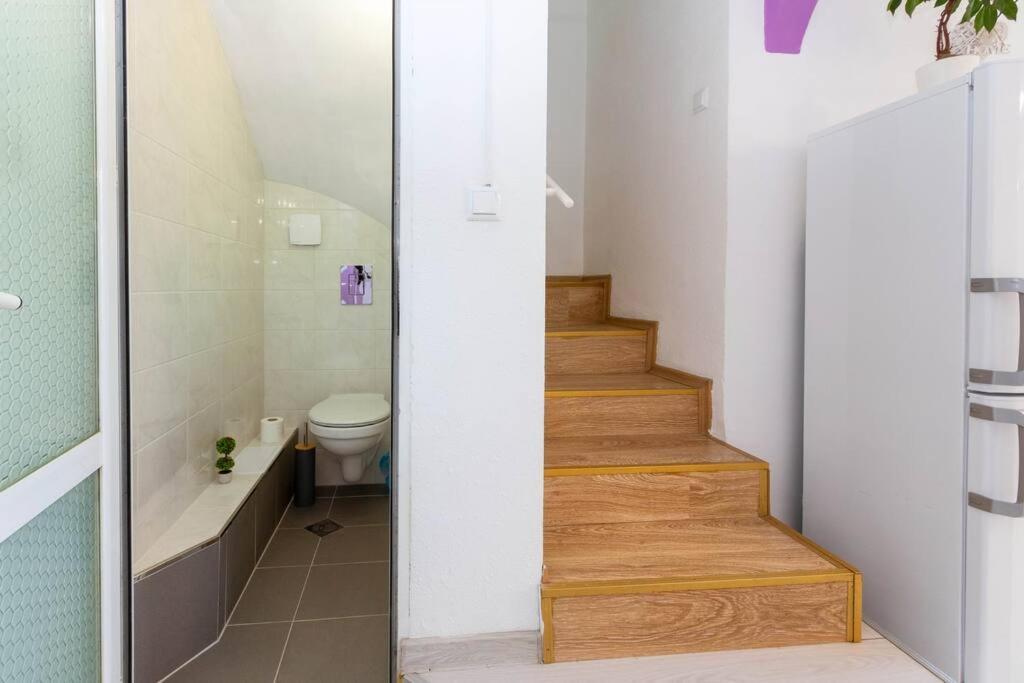 Sunny 2-Bedroom Maisonette Varna & Parking 외부 사진