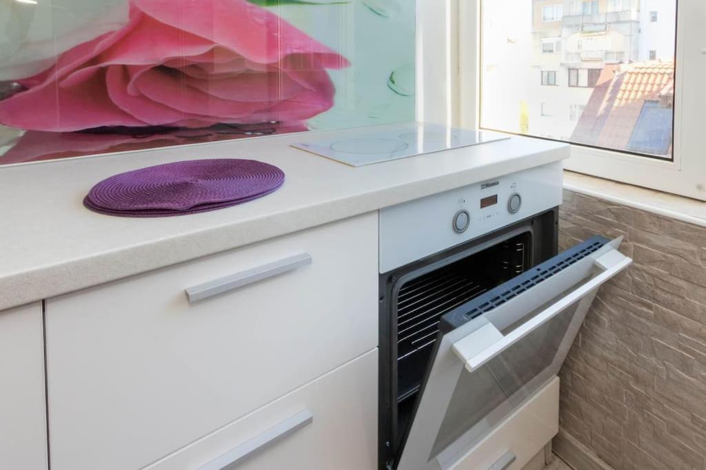 Sunny 2-Bedroom Maisonette Varna & Parking 외부 사진